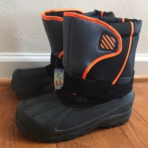 Big Boys Size 6 Snowboots
